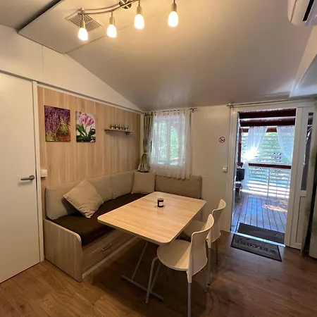 Daire Pine And Lavander *